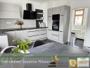 Auergewhnlich modern und bezaubernd schn - 4-Zimmer Maisonettewohnung mit eigenem Eingang und Einbaukche - Solingen
